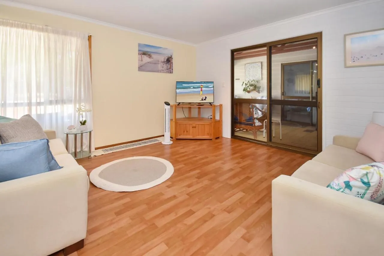 Beach House Getaway - Family & Pets Zb6 Buddina Casa de Férias